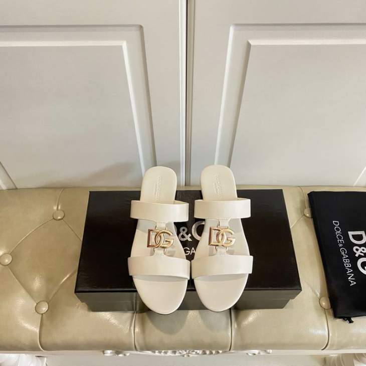 Picture of Dolce Gabbana Slippers _SKUDGsz35-40YH09022805